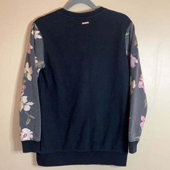 Kendall & Kylie Black & Floral Print Sweater Top - Picture 10 of 11